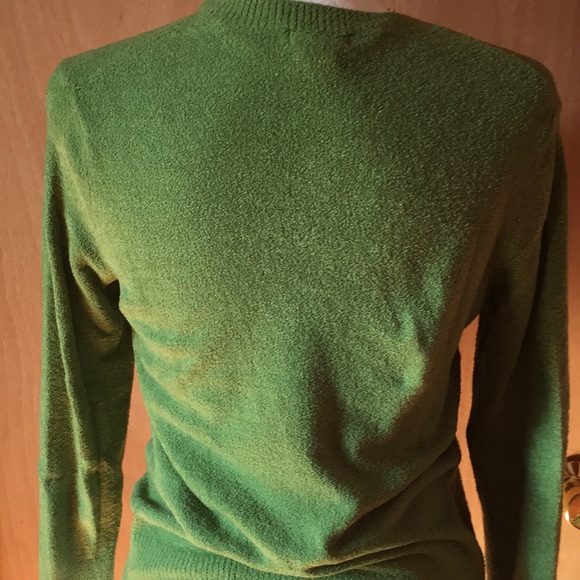 Taylor Marc’s super soft sweater - Picture 3 of 3